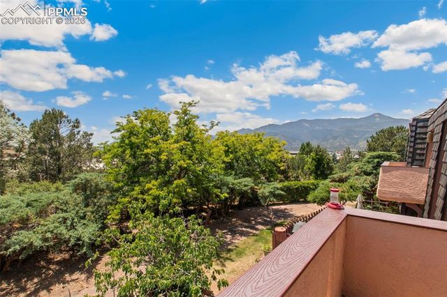 2927 Mesa Road C, Colorado Springs, CO 80904