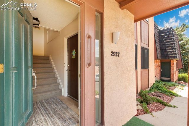 2927 Mesa Road C, Colorado Springs, CO 80904