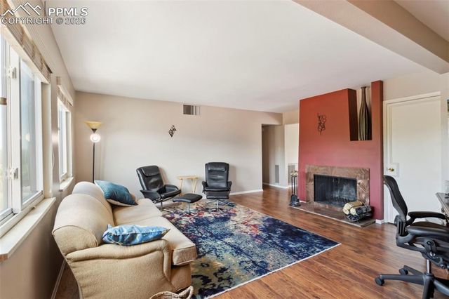 2927 Mesa Road C, Colorado Springs, CO 80904