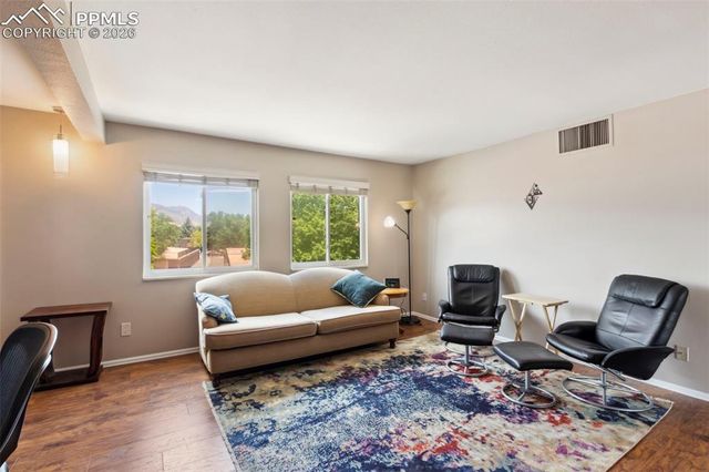 2927 Mesa Road C, Colorado Springs, CO 80904