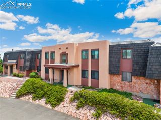 2927 Mesa Road C, Colorado Springs, CO 80904