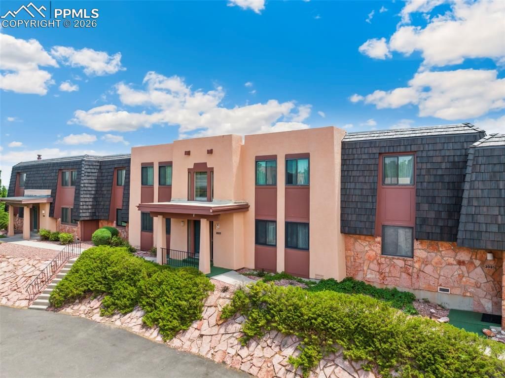 2927 Mesa Road C, Colorado Springs, CO 80904
