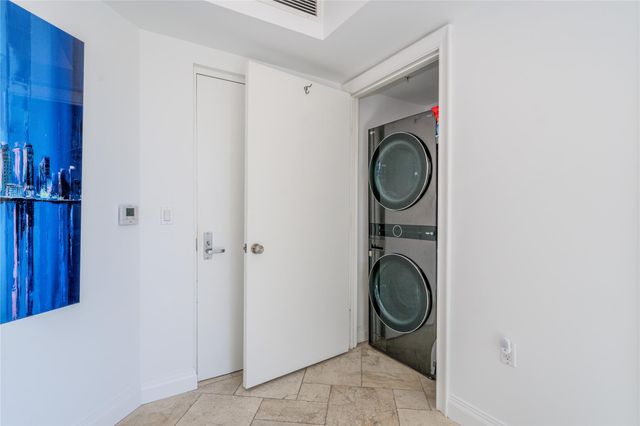 333 Las Olas Way 404, Fort Lauderdale, FL 33301