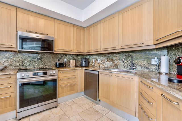 333 Las Olas Way 404, Fort Lauderdale, FL 33301