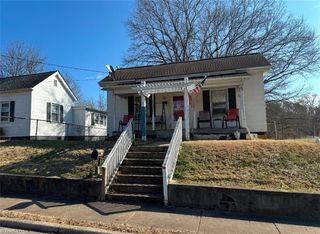 209 N 2nd Avenue, Mayodan, NC 27027