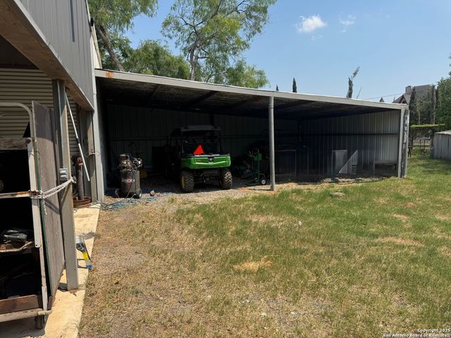 7084 Richter, Elmendorf, TX 78112