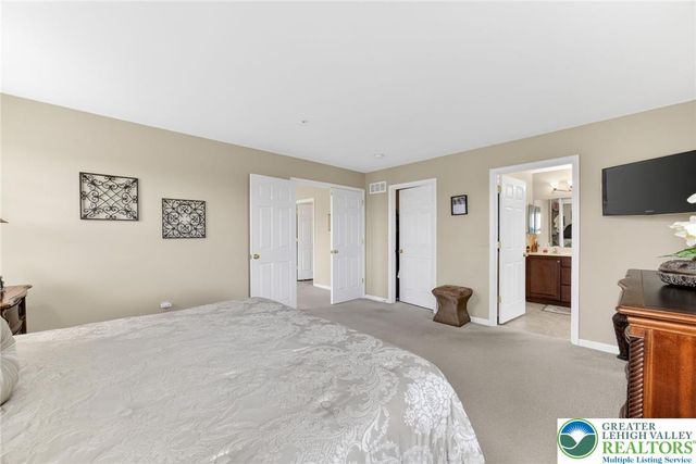 5440 Spring Ridge Drive West, Macungie Boro, PA 18062