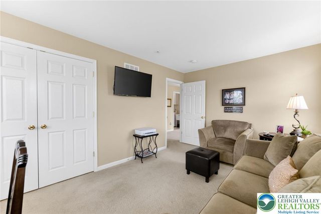 5440 Spring Ridge Drive West, Macungie Boro, PA 18062