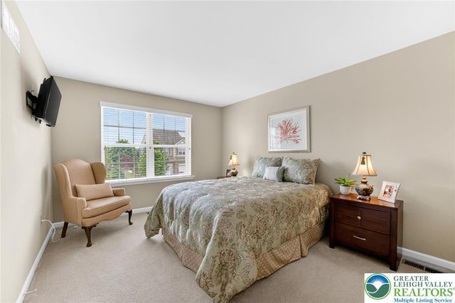 5440 Spring Ridge Drive West, Macungie Boro, PA 18062