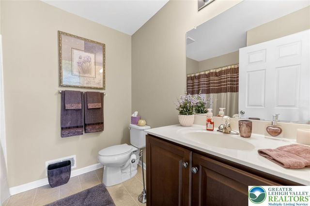 5440 Spring Ridge Drive West, Macungie Boro, PA 18062