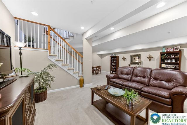 5440 Spring Ridge Drive West, Macungie Boro, PA 18062
