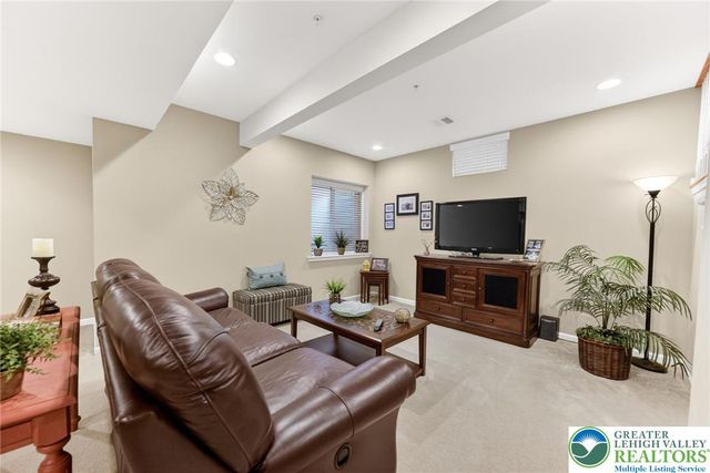 5440 Spring Ridge Drive West, Macungie Boro, PA 18062