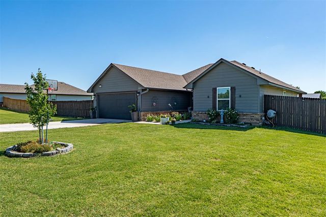 1017 Heritage Hills Drive, Tuttle, OK 73089
