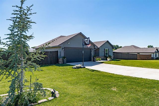 1017 Heritage Hills Drive, Tuttle, OK 73089