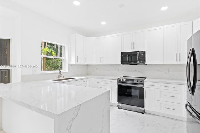 15842 SW 14th Street, Pembroke Pines, FL 33027