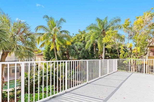 15842 SW 14th Street, Pembroke Pines, FL 33027