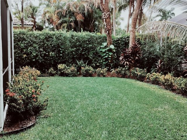 15842 SW 14th Street, Pembroke Pines, FL 33027