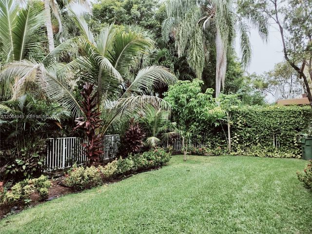 15842 SW 14th Street, Pembroke Pines, FL 33027