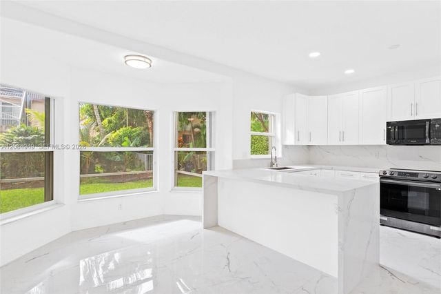 15842 SW 14th Street, Pembroke Pines, FL 33027
