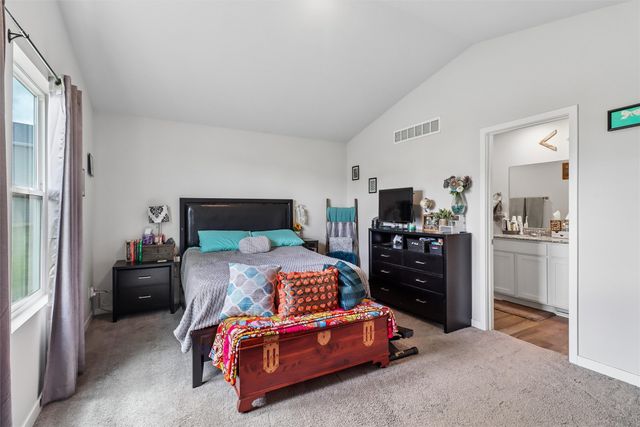 5637 Brook View Avenue, Des Moines, IA 50317