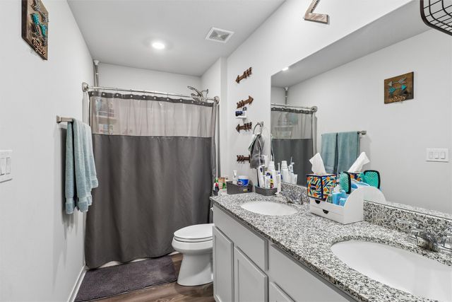5637 Brook View Avenue, Des Moines, IA 50317