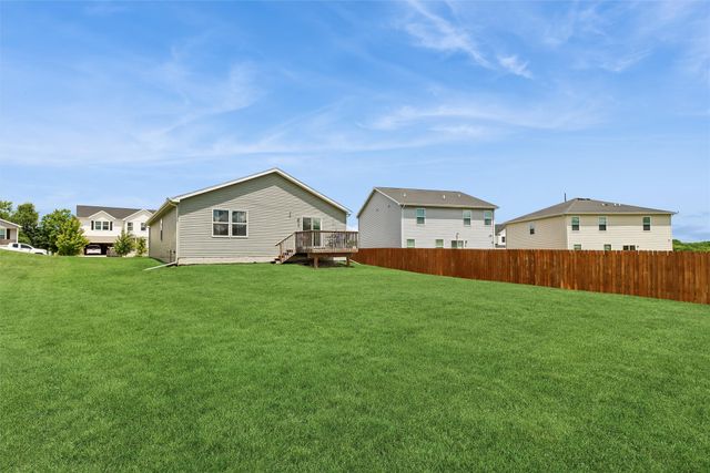 5637 Brook View Avenue, Des Moines, IA 50317