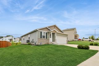 5637 Brook View Avenue, Des Moines, IA 50317