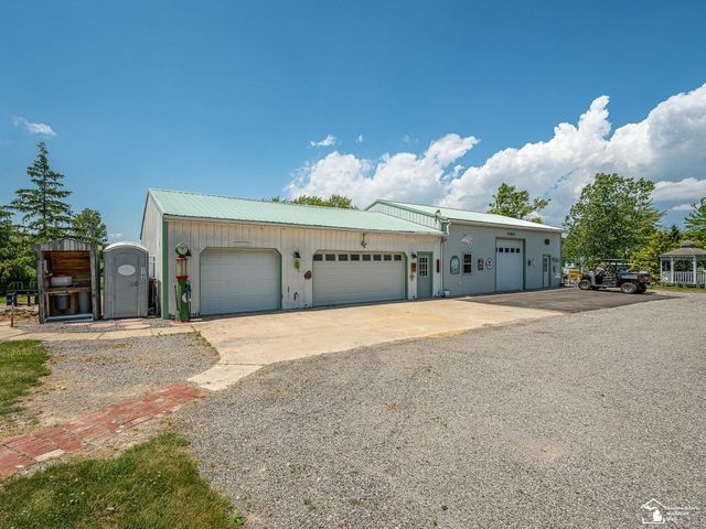 2223 Fix Road, Monroe, MI 48162