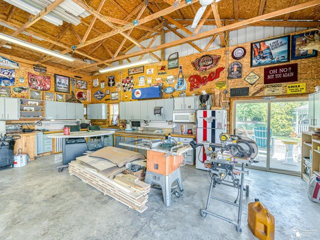 2223 Fix Road, Monroe, MI 48162