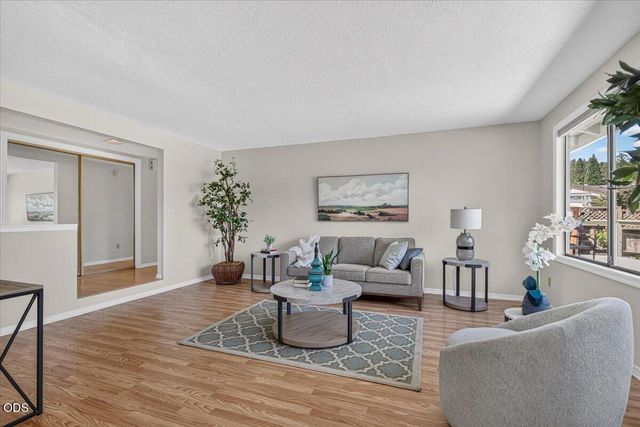 2025 Green Meadows Way, Ashland, OR 97520