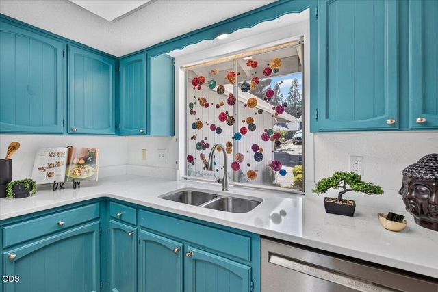 2025 Green Meadows Way, Ashland, OR 97520