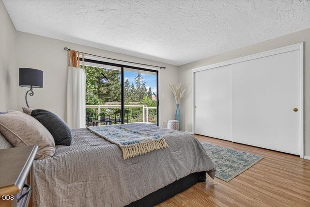 2025 Green Meadows Way, Ashland, OR 97520