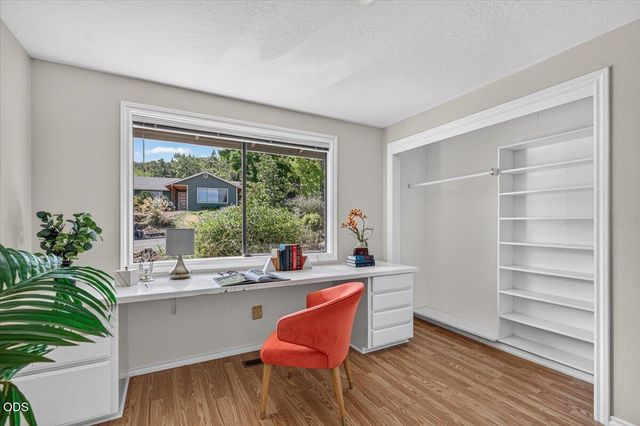 2025 Green Meadows Way, Ashland, OR 97520