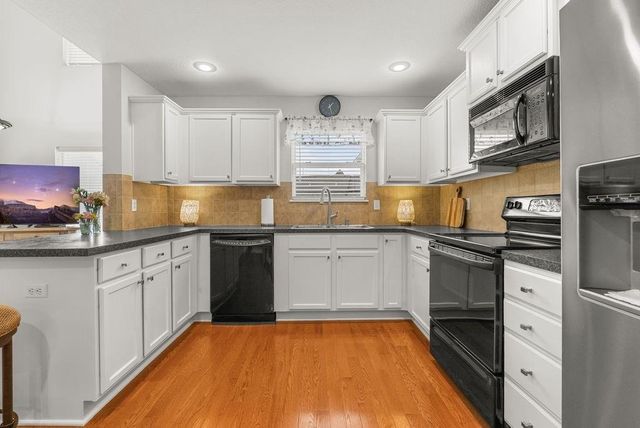 1207 SW Arborway Drive, Lee's Summit, MO 64082