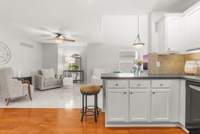 1207 SW Arborway Drive, Lee's Summit, MO 64082