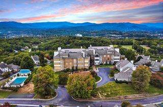5026 Hunting Hills Square, Roanoke, VA 24018
