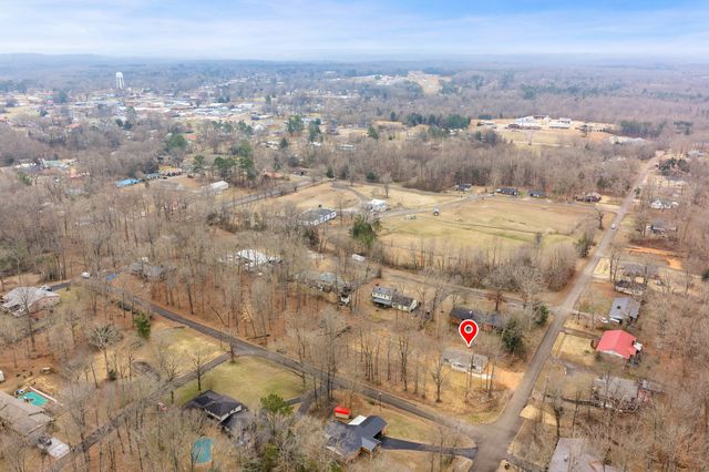 440 Northwood St, Parsons, TN 38363