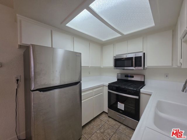 3204 W 139th Street 2, Hawthorne, CA 90250