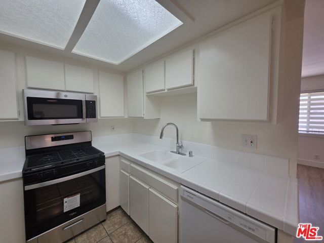 3204 W 139th Street 2, Hawthorne, CA 90250