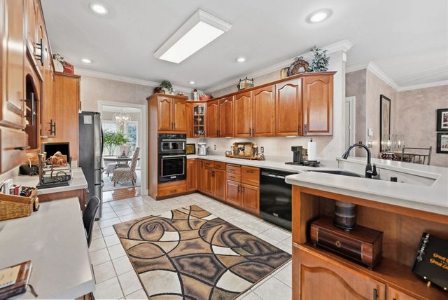 1312 Shallow Lake Cir, Hopkinsville, KY 42240