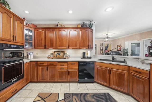 1312 Shallow Lake Cir, Hopkinsville, KY 42240