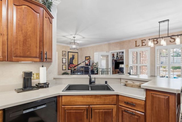 1312 Shallow Lake Cir, Hopkinsville, KY 42240