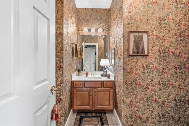 1312 Shallow Lake Cir, Hopkinsville, KY 42240