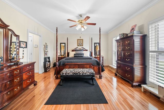 1312 Shallow Lake Cir, Hopkinsville, KY 42240