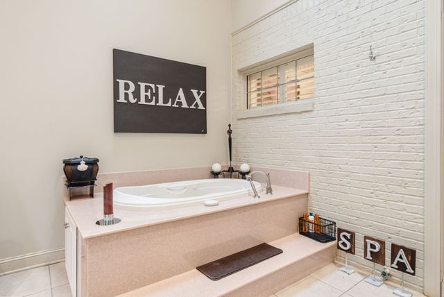 1312 Shallow Lake Cir, Hopkinsville, KY 42240