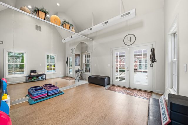 1312 Shallow Lake Cir, Hopkinsville, KY 42240