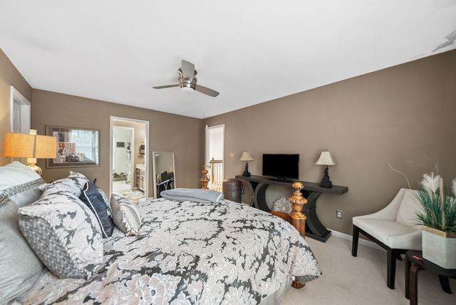 1312 Shallow Lake Cir, Hopkinsville, KY 42240