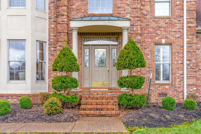 1312 Shallow Lake Cir, Hopkinsville, KY 42240