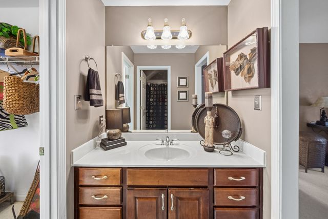 1312 Shallow Lake Cir, Hopkinsville, KY 42240