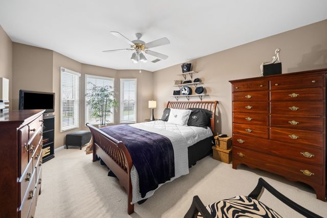 1312 Shallow Lake Cir, Hopkinsville, KY 42240